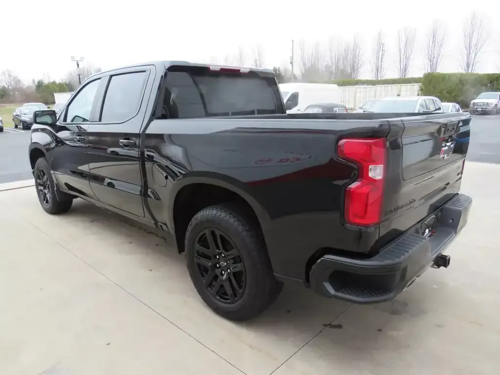 Chevrolet Silverado 1500 2024 photo 3