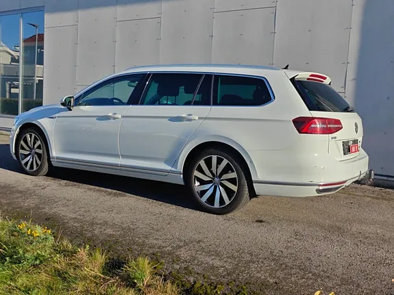 Volkswagen Passat 2016 photo 3