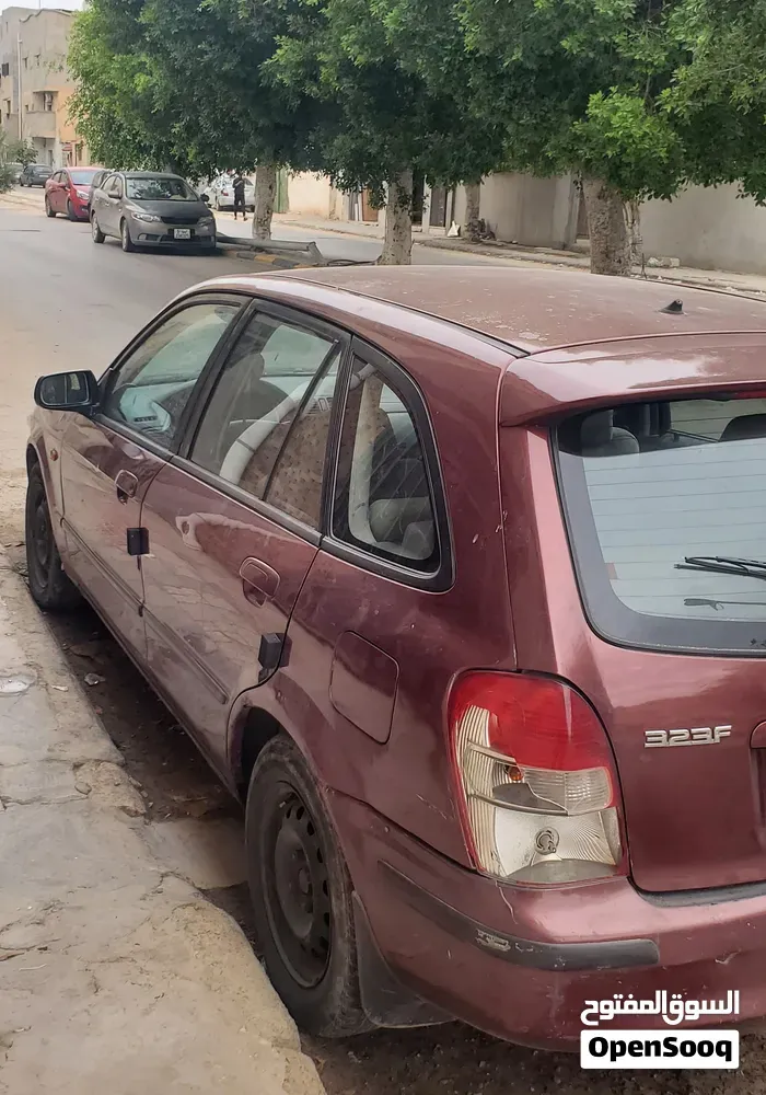 Mazda 323 2000 photo 4