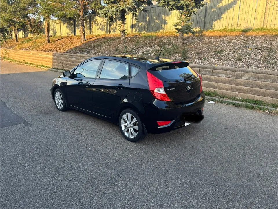 Hyundai Accent 2013 photo 3