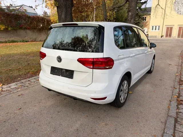 Volkswagen Touran 2020 photo 3