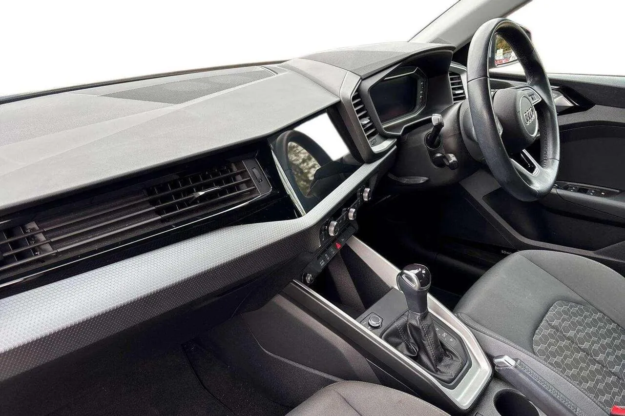 Audi A1 2022 photo 2