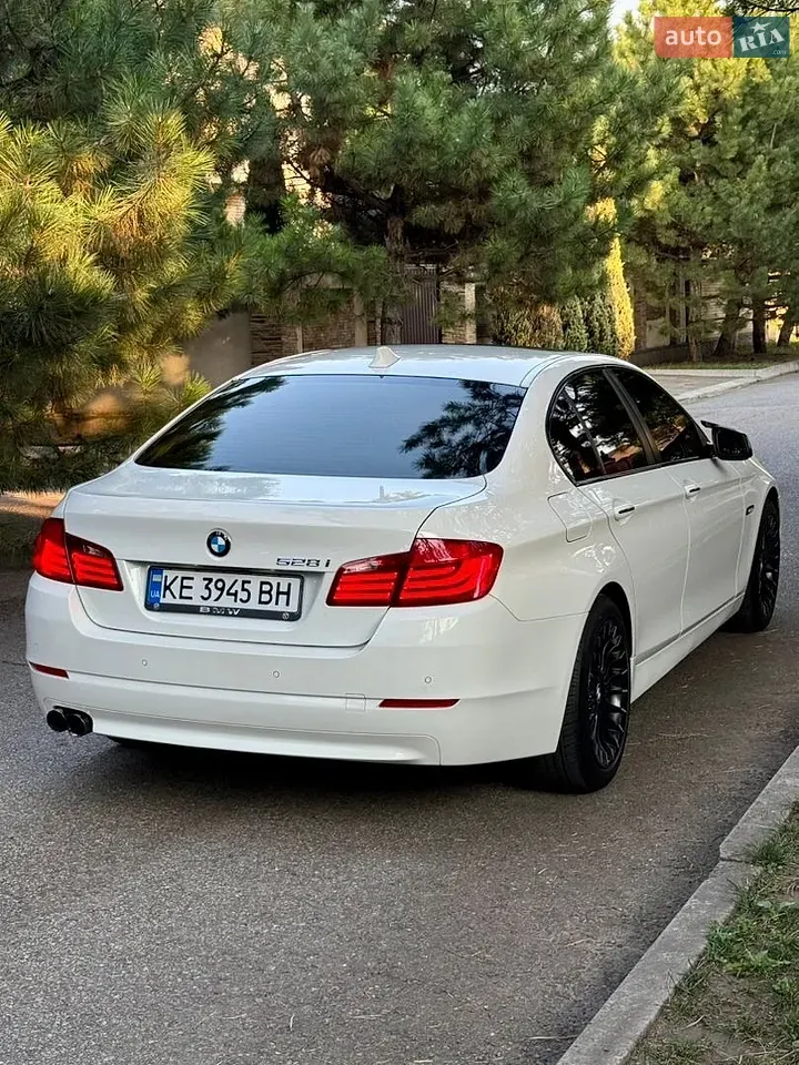 BMW 5 Series 2013 photo 4