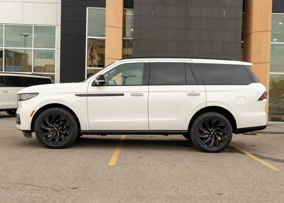 Lincoln Navigator 2025 photo 3