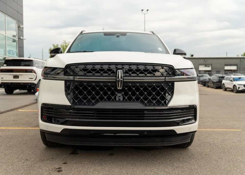 Lincoln Navigator 2025 photo 2