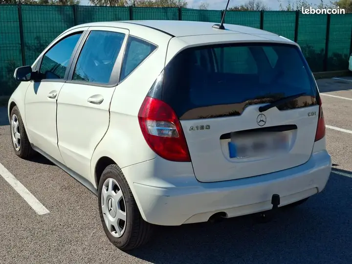 Mercedes-Benz A-Class 2009 photo 2