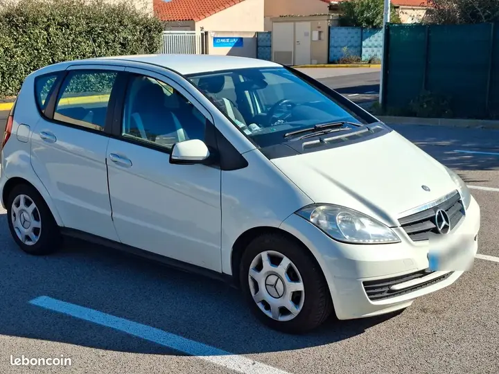 Mercedes-Benz A-Class 2009 photo 3