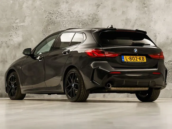 BMW 1 Series 2021 photo 3