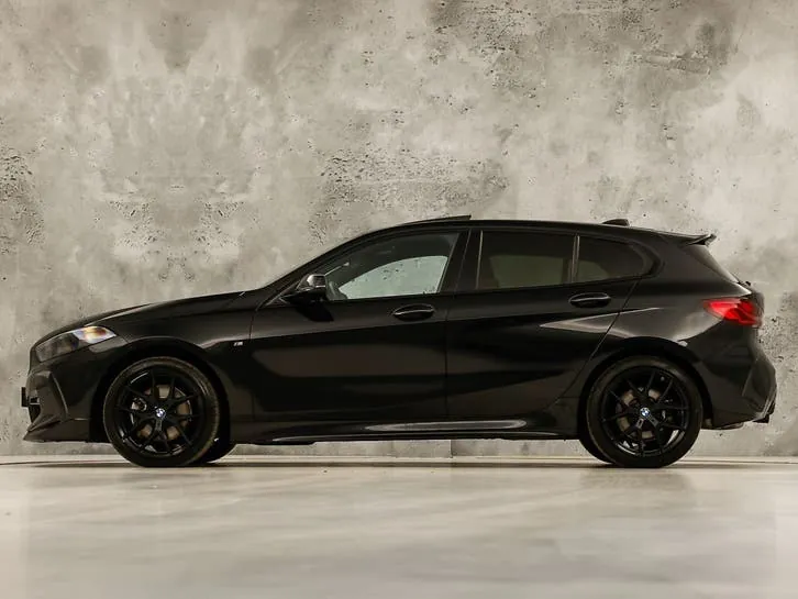 BMW 1 Series 2021 photo 2