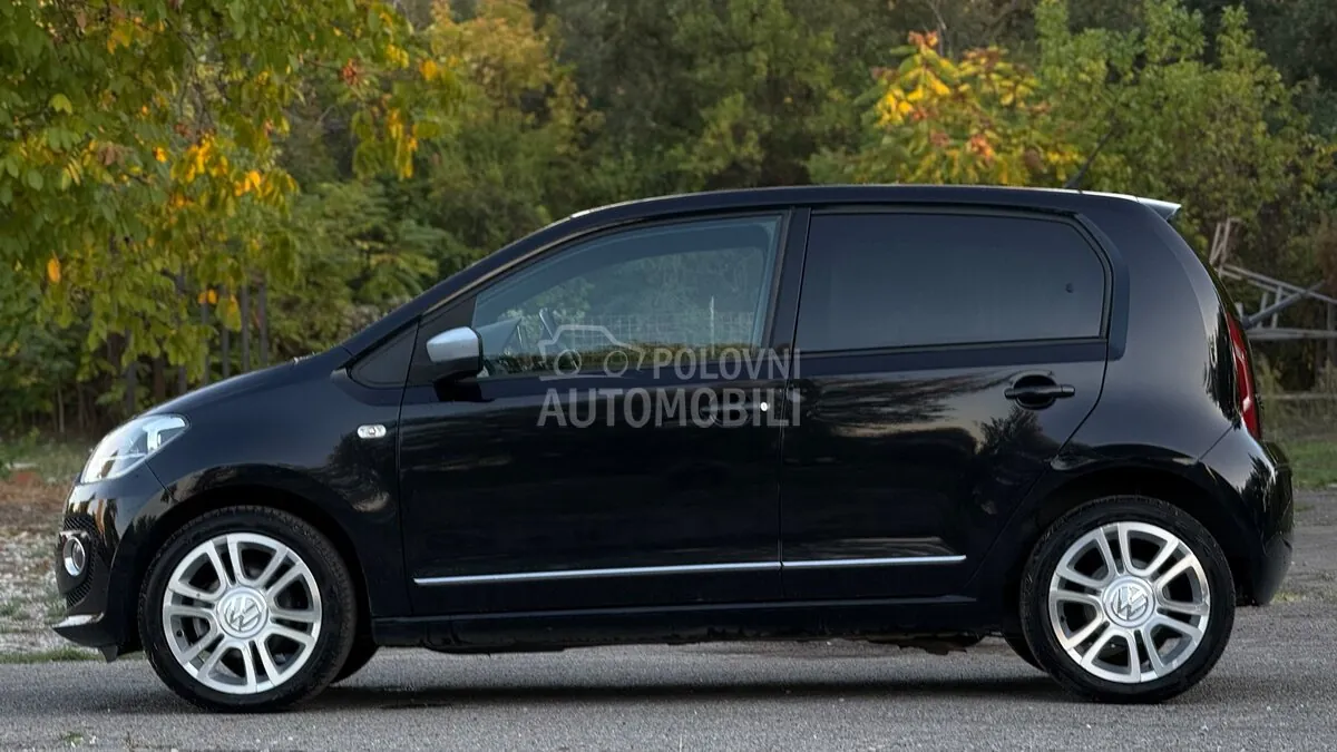 Volkswagen Up 2015 photo 2