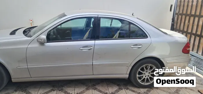 Mercedes-Benz E-Class 2004 photo 4