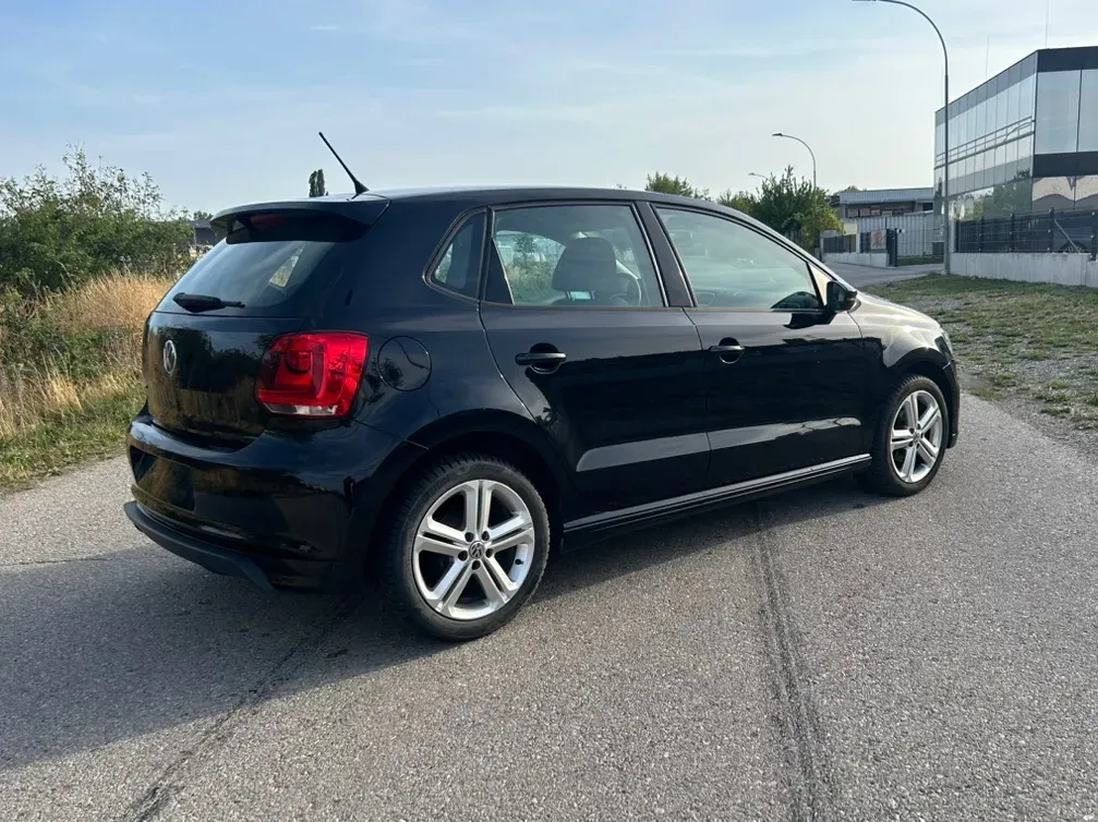 Volkswagen Polo 2013 photo 2
