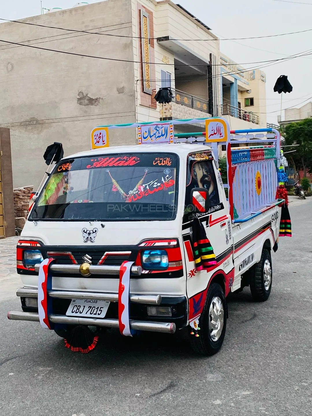 Suzuki Ravi