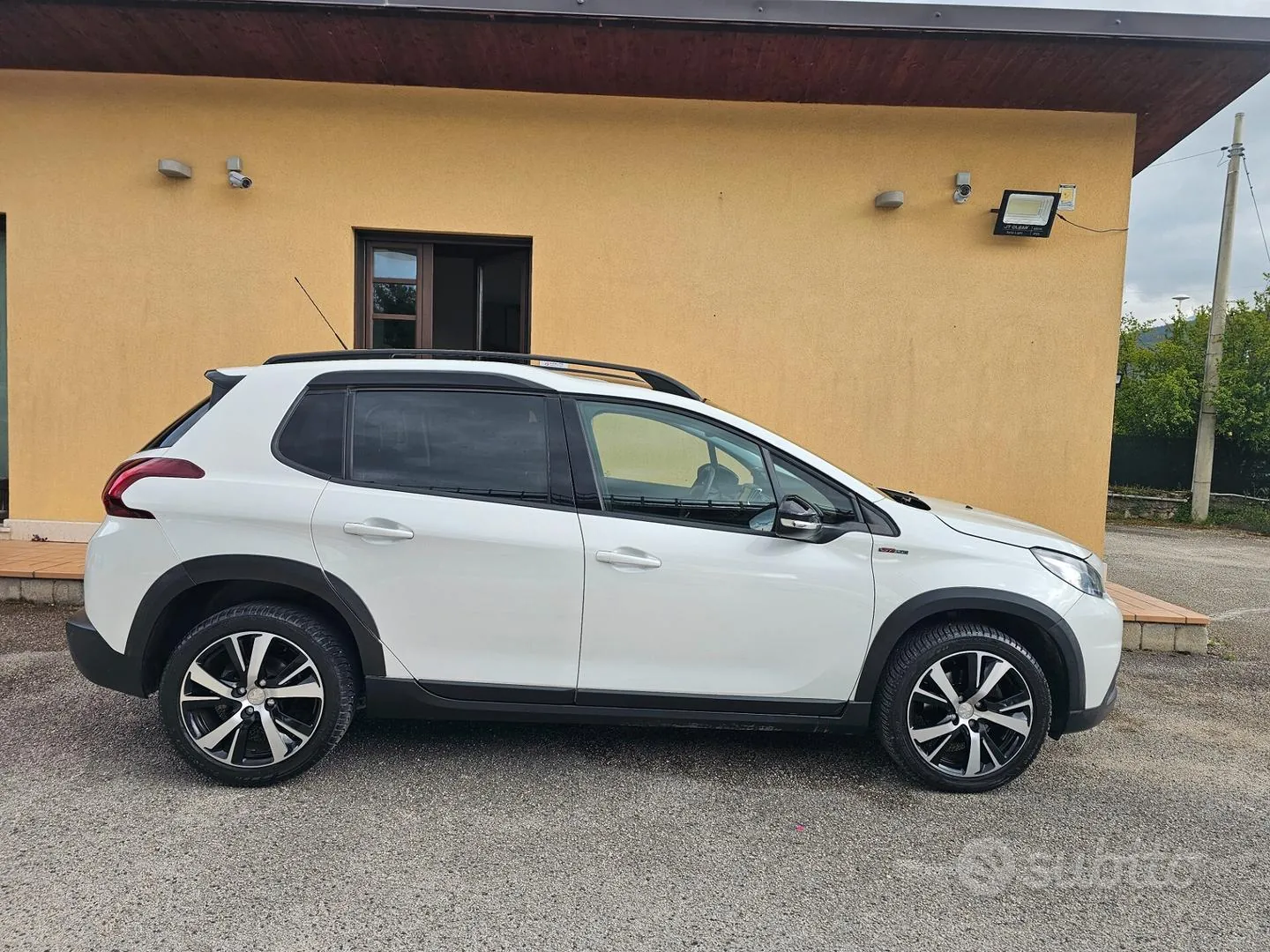 Peugeot 2008 2016 photo 2