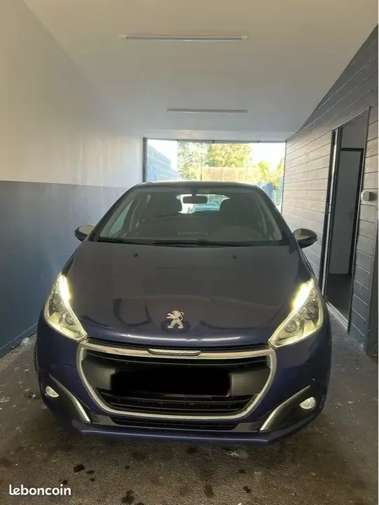 Peugeot 208 2016 photo 2