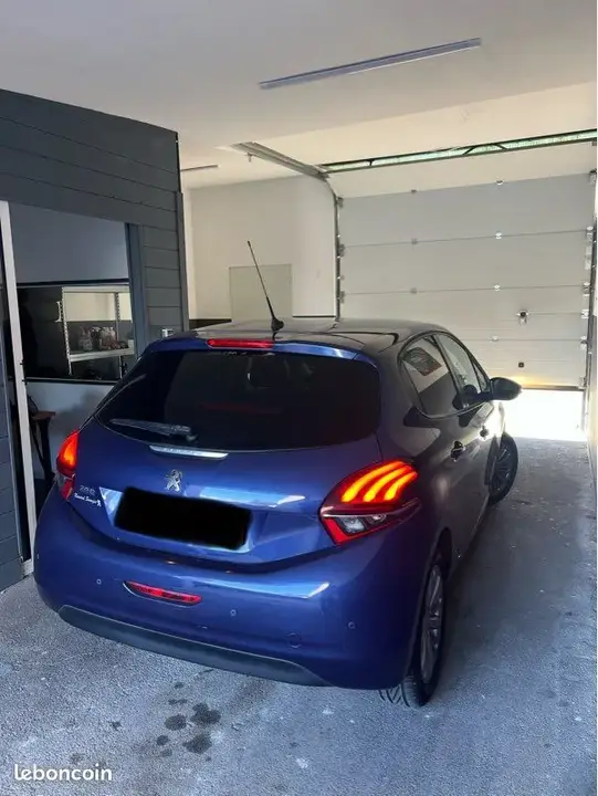 Peugeot 208 2016 photo 3