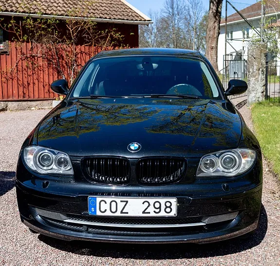BMW 118D 2010 photo 2