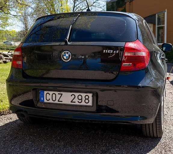 BMW 118D 2010 photo 3