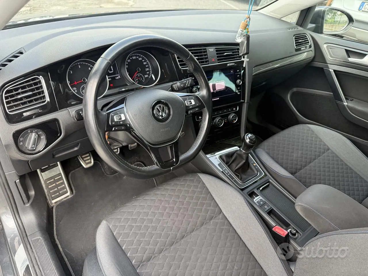 Volkswagen Golf 2020 photo 2