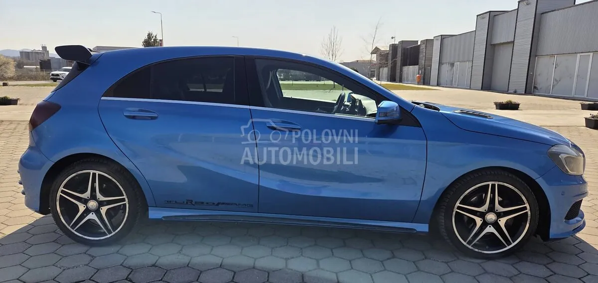 Mercedes-Benz A 200 2015 photo 3