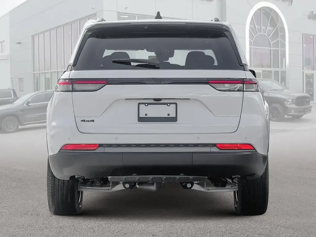 Jeep Grand Cherokee 2026 photo 5