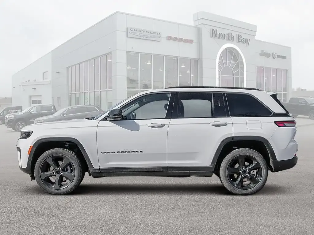 Jeep Grand Cherokee 2026 photo 3