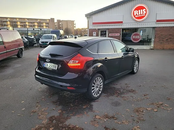 Ford Focus 2011 photo 3