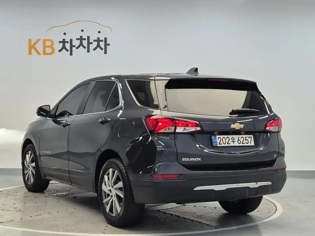 Chevrolet Equinox 2022 photo 2