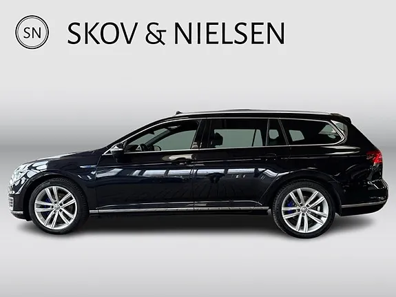 Volkswagen Passat 2018 photo 2