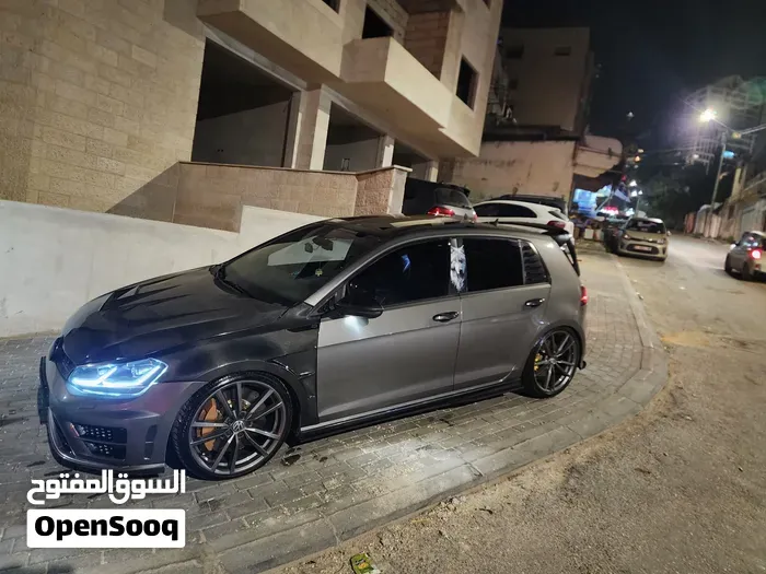 Volkswagen Golf R