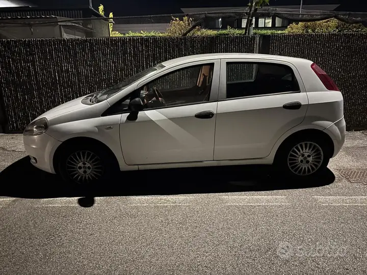 Fiat Grande Punto 2007 photo 3