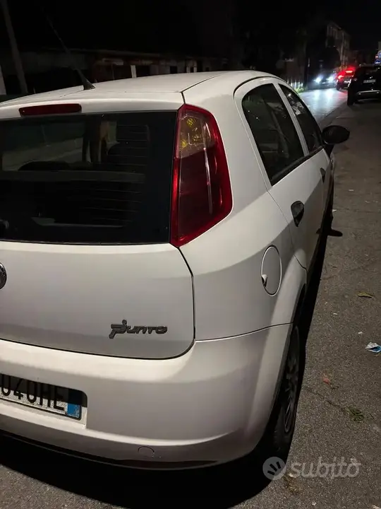 Fiat Grande Punto 2007 photo 2