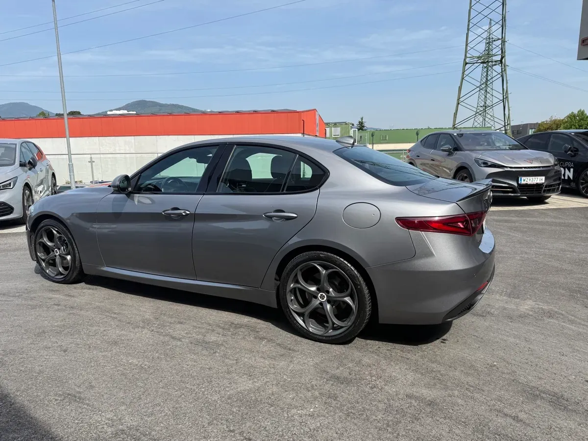Alfa Romeo Giulia 2020 photo 2