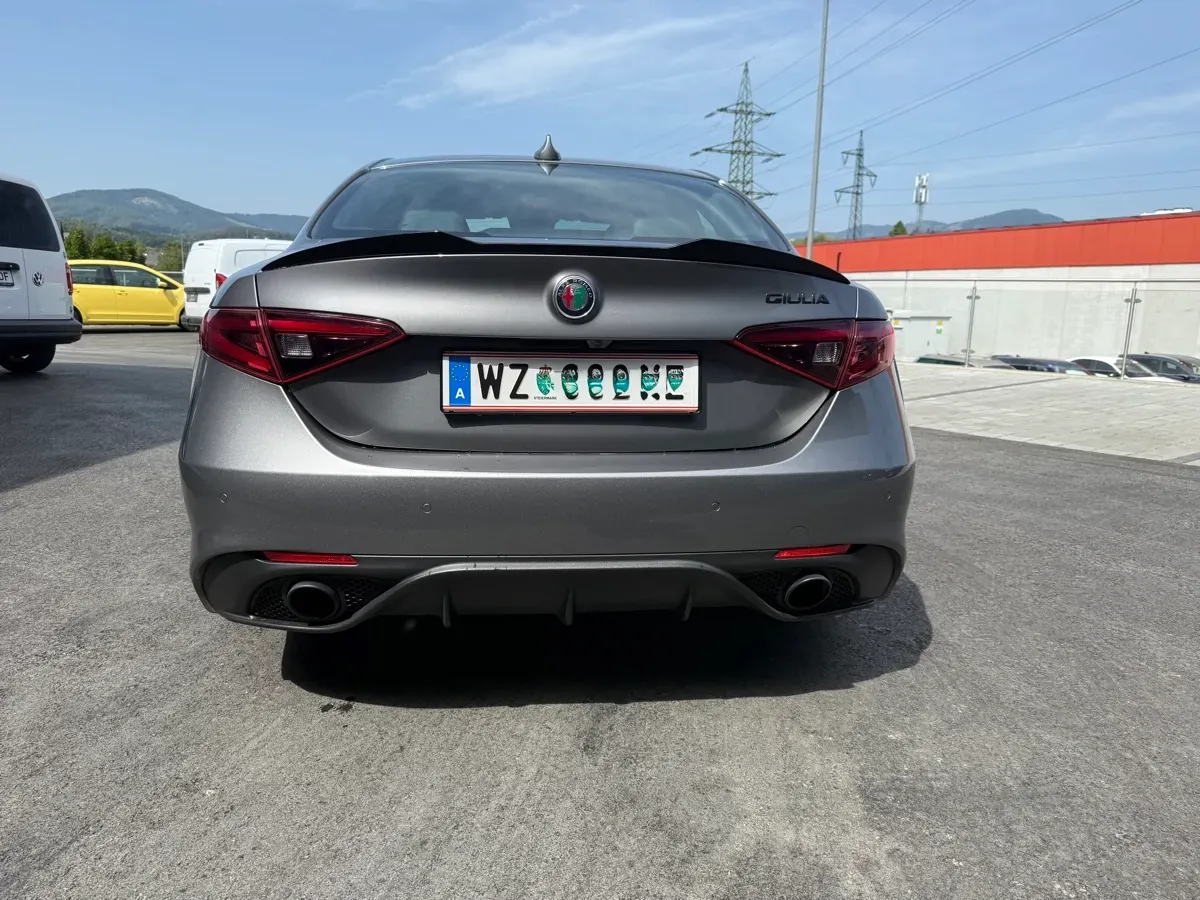 Alfa Romeo Giulia 2020 photo 3