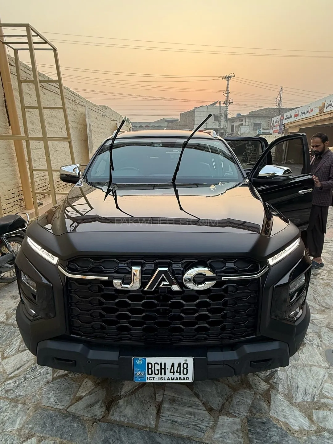 JAC T9
