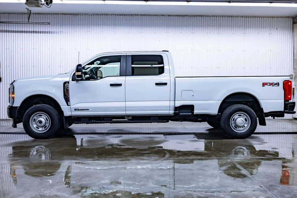 Ford F250 2025 photo 2