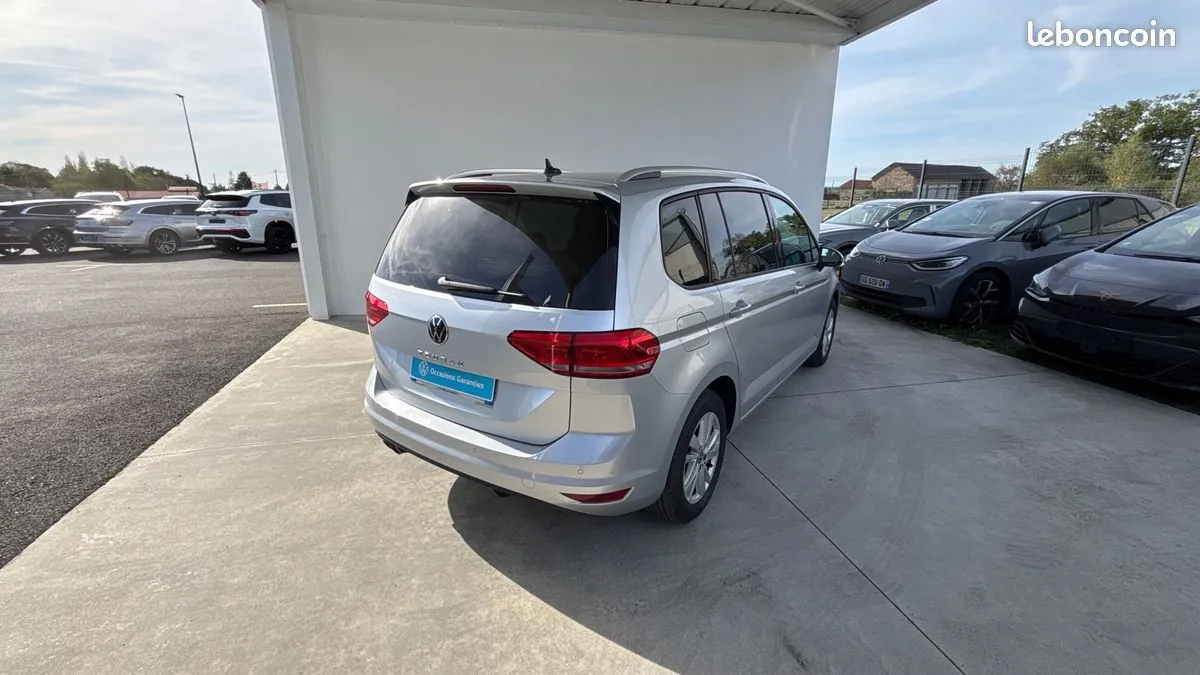 Volkswagen Touran 2023 photo 4