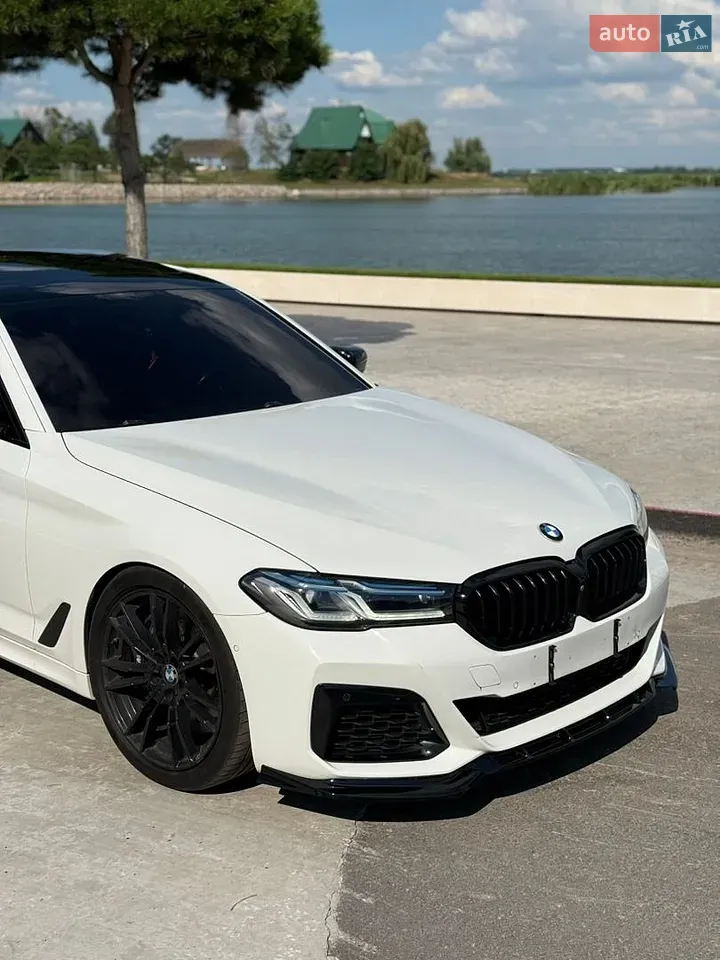 BMW 5 Series 2018 photo 2
