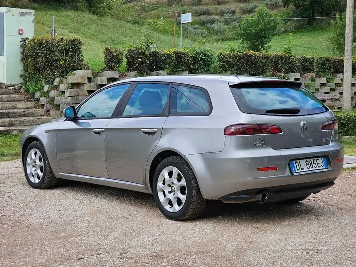 Alfa Romeo 159 2007 photo 4