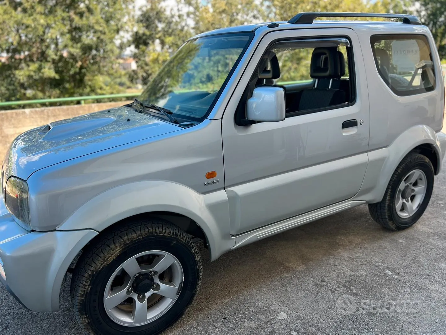 Suzuki Jimny 2010 photo 2