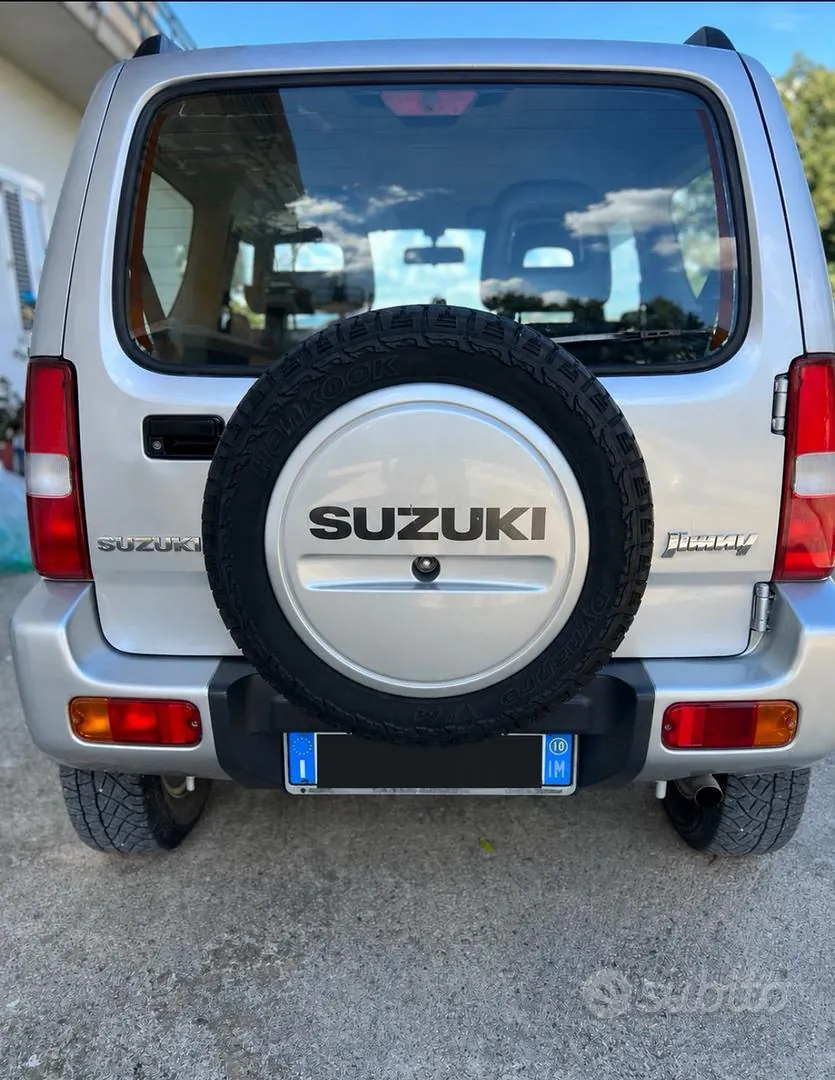 Suzuki Jimny 2010 photo 4