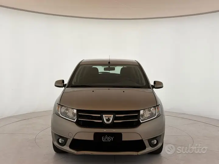 Dacia Sandero 2014 photo 2