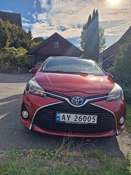 Toyota Yaris 2015 photo 3