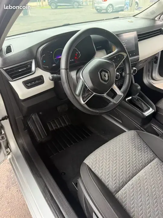 Renault Clio 2022 photo 3
