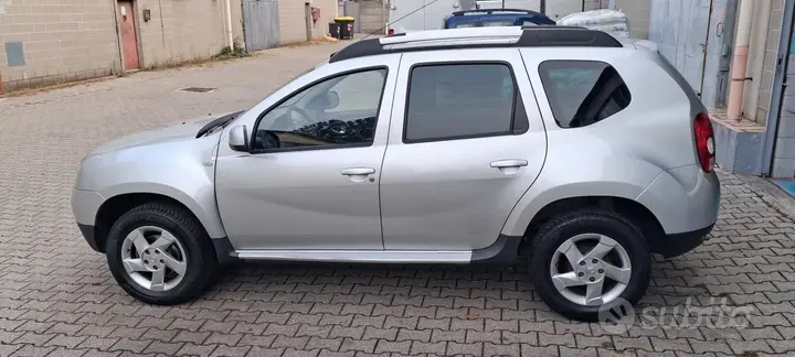 Dacia Duster 2011 photo 4