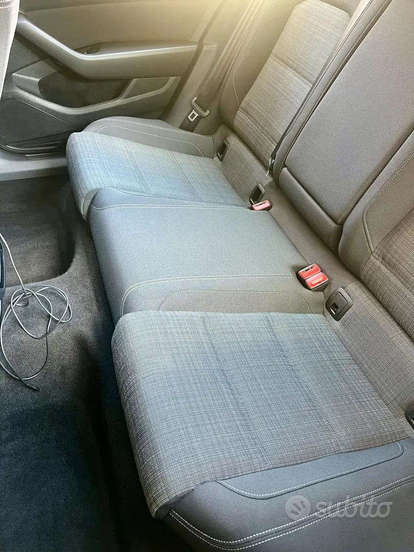 Volkswagen Passat 2021 photo 5