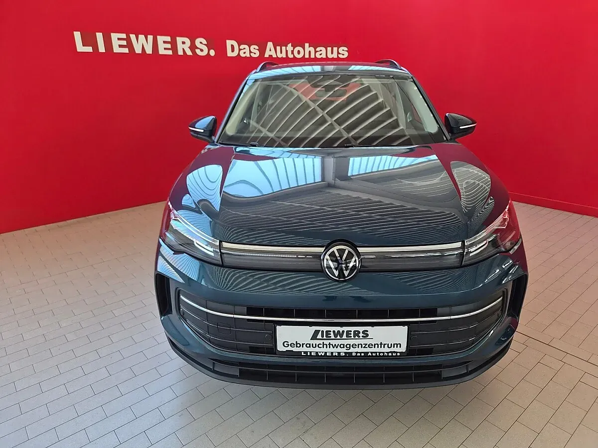 Volkswagen Tiguan 2024 photo 2