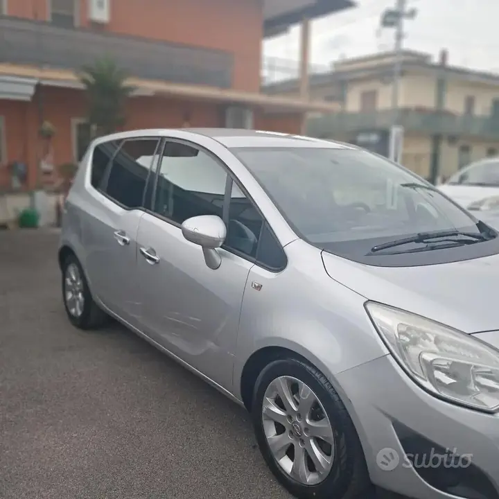 Opel Meriva 2011 photo 2