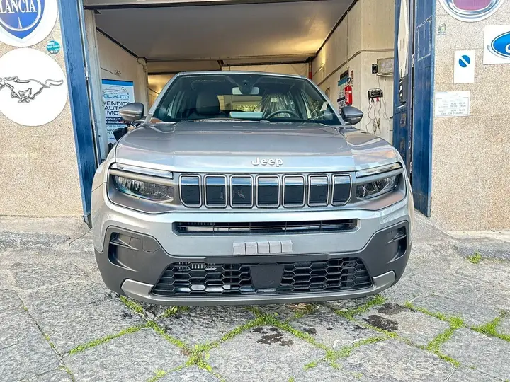 Jeep Avenger photo 2