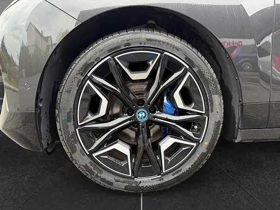 BMW Ix 2023 photo 3